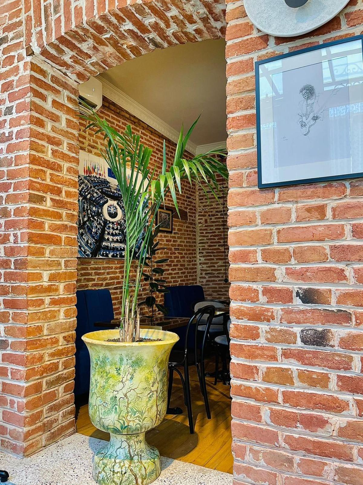 Arts Hotel Tbilisi Ngoại thất bức ảnh