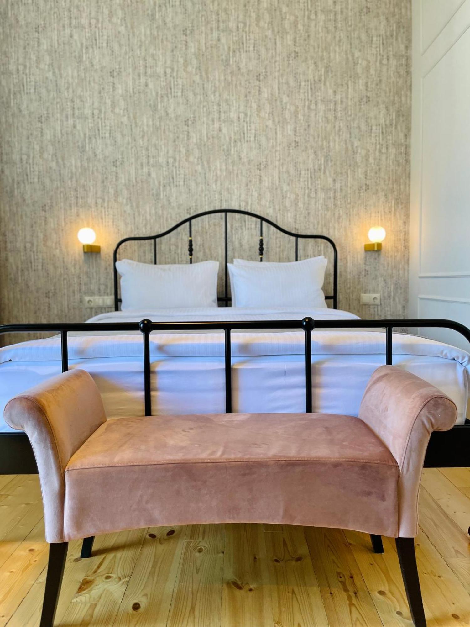 Arts Hotel Tbilisi Phòng bức ảnh